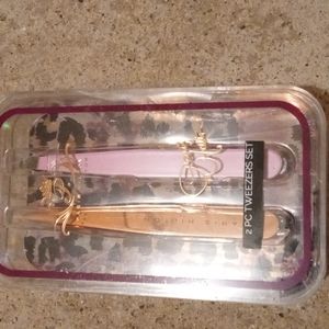 ParisHilton Tweezers